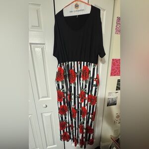 Chic Black and Red Floral Maxi Dress